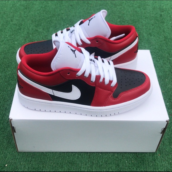 Air Jordan 1 Low 'Chicago Flip' (W) - Picture 4 of 15